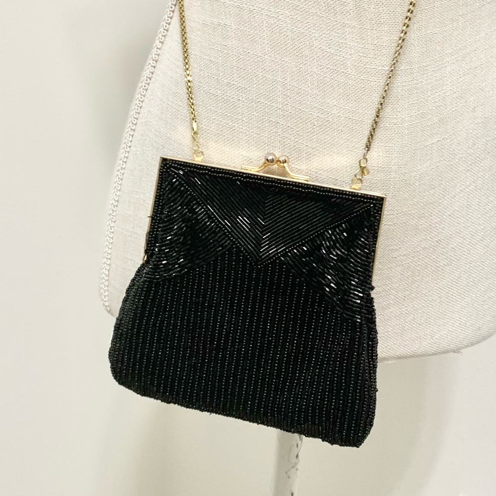 La Regale Vintage Beaded Chain Crossbody Bag
